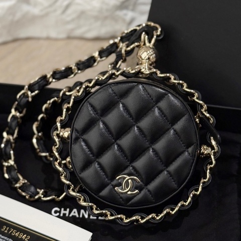 Chanel香奈兒 時來運轉 22C新款黑金羊皮小圓餅包 31開
