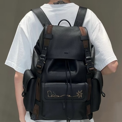 迪奧 Dior · CACTUS JACK 聯名HIT THE ROAD 抽繩書包雙肩包 底長43