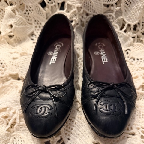 CHANEL 香奈兒 的經典絎縫雙 C Logo 蝴蝶結芭蕾舞平底鞋36 1/2