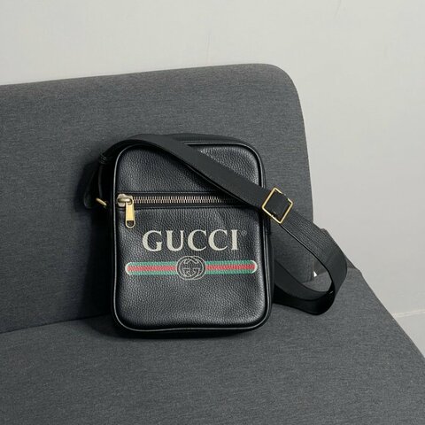 GUCCI 復古印刷LOGO 黑色牛皮斜背包