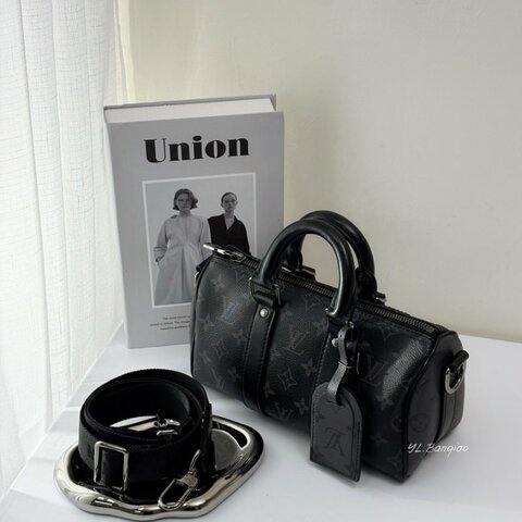 S5558-LV  Keepall Bandouliere 25黑灰原花波士頓包M46271