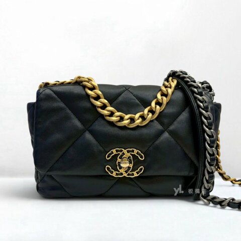 s5568-Chanel 19黑色羊皮金釦下蓋肩背包AS1160