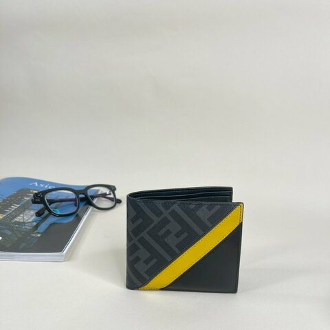 FENDI 雙色拼接8卡短夾
