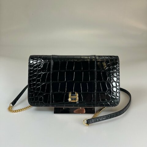 全新品 BALENCIAGA 866126  黑金閃亮鱷魚紋壓紋WOC金鍊包