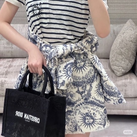 DIOR 黑色刺繡蕾絲浮雕book tote 手提托特包 27*22*14 9新 配件塵袋