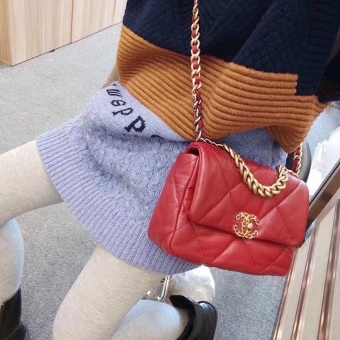 CHANEL 紅色金扣19bag 小號肩背斜背包 25.5*16*8 9新 配件盒子 塵袋