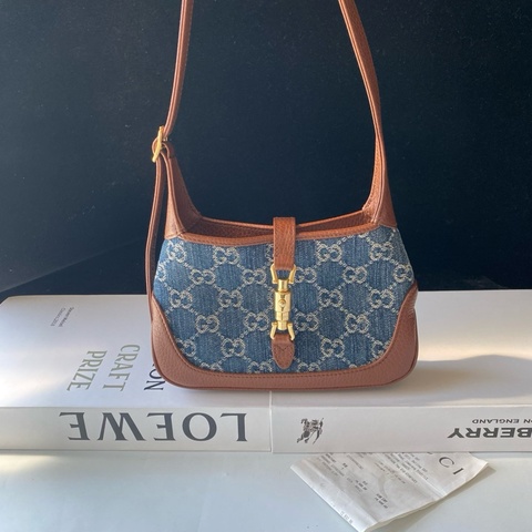 gucci/古馳 1961 Jackie mini腋下包 尺寸：19*13*4  99新。