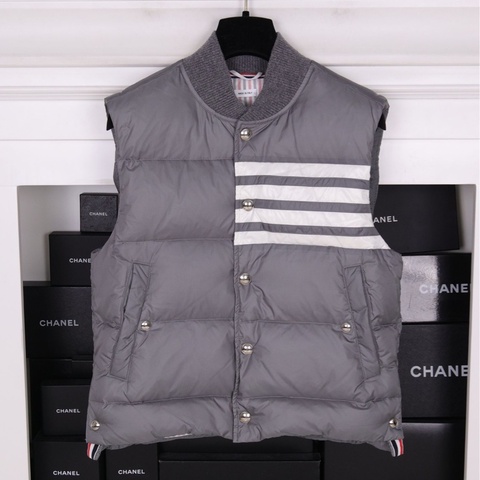 Thom Browne 灰色羽绒马甲背心上衣