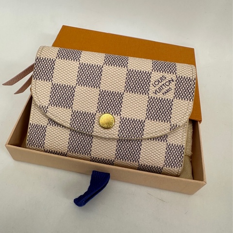 Lv 白格內粉紅Rosalie 2卡零錢卡包N61276
