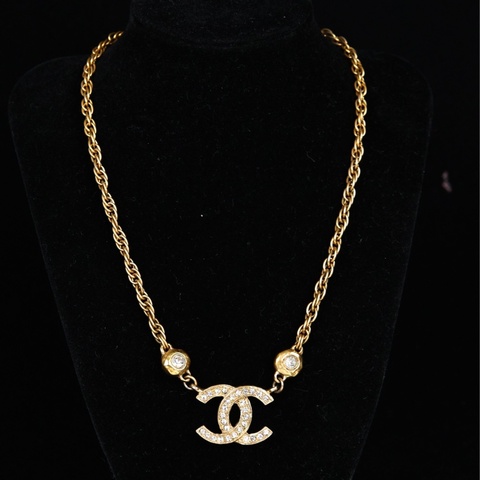 Chanel 莱茵石CC吊坠项链