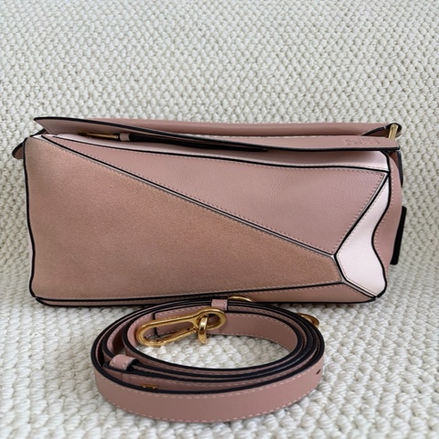 loewe羅意威Puzzle幾何包小號17年（底長24cm）