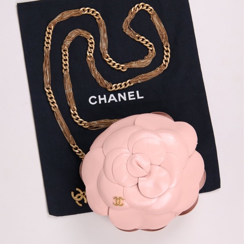 Chanel 23K秀款樱花粉立体山茶花单肩包