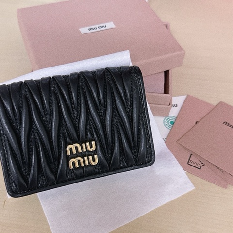 Miu Miu卡夾