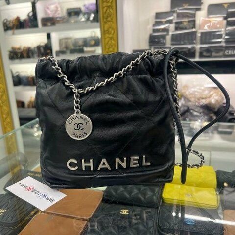 東區正精品㊣CHANEL AS3980 22 bag mini hobo Handbag 香奈兒黑色銀字銀鍊斜背包迷你 RZ6500