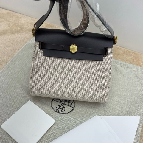 愛馬仕Hermes herbag mini斜背包 烏木色，金扣