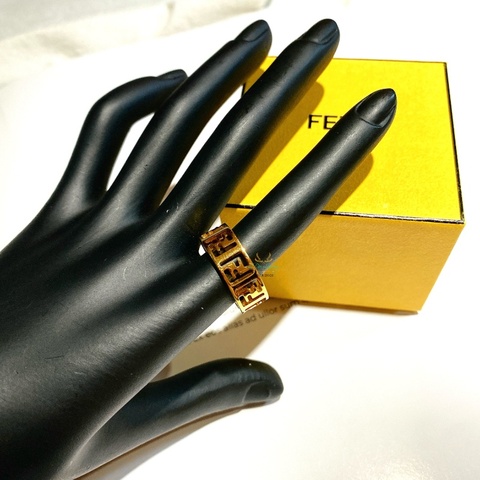 FENDI 芬迪 8AK333 Forever FENDI 金色 FF 鏤空 戒指 拇指戒 精品戒指 (可自行穿鏈條為項鍊)