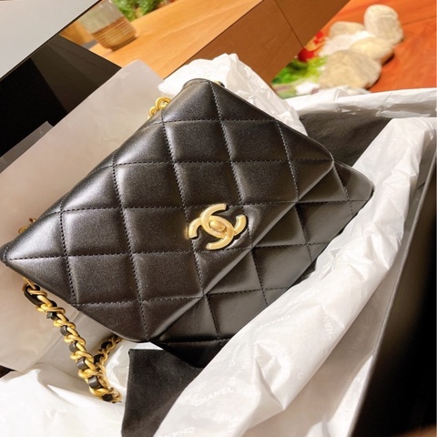 Chanel Coco 大方字母肩背包 黑 17 cm