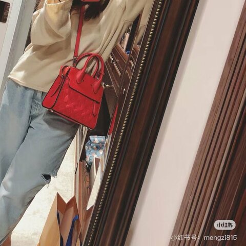 LV 全皮壓紋紅銀mini Pont Neuf手提斜背包 紅色銀扣  22*17*8 98新配件肩帶 塵袋
