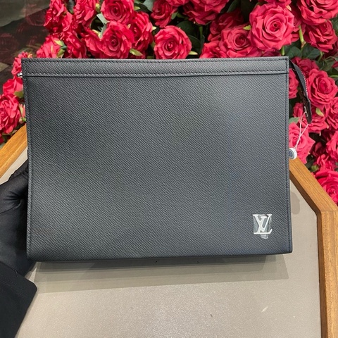 99新 Louis Vuitton 路易威登 全皮手包  芯片款 尺寸:27×21×3。