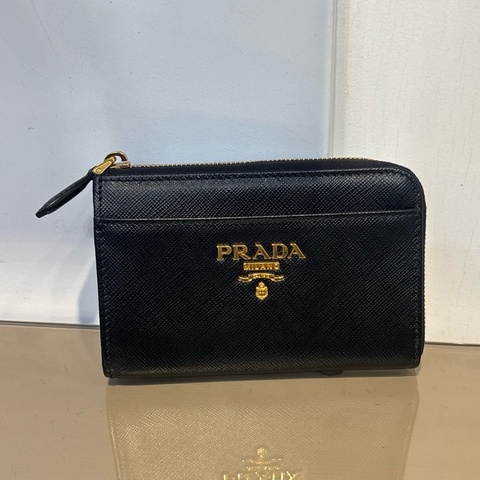 Prada 黑防刮牛皮零錢鑰匙包1PP122
