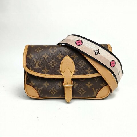 LOUIS VUITTON Diane法棍包可拆卸黑紫寬肩帶老花PVC晶片肩背包
