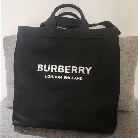 二手少用讓出 BURBERRY 經典Logo托特包