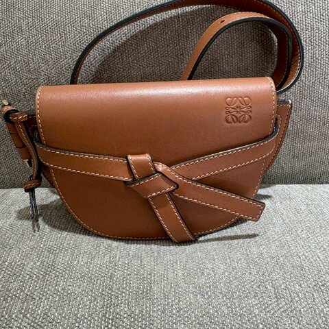 LOEWE 迷你馬鞍包