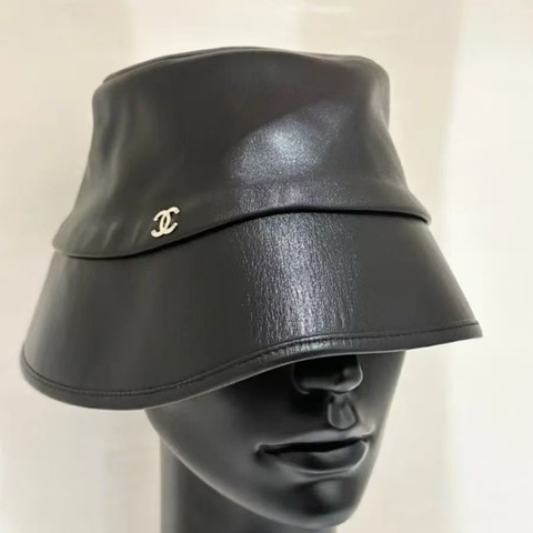 【全新品】香奈兒Chanel 黑色小羊皮渔夫帽M號