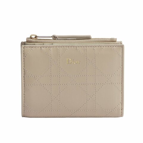 【Dior 迪奧】Trianon Dahlia 對折 籐格紋 羊皮 拉鍊 皮夾 卡夾 短夾 駝米色 S4603OSQM_73U