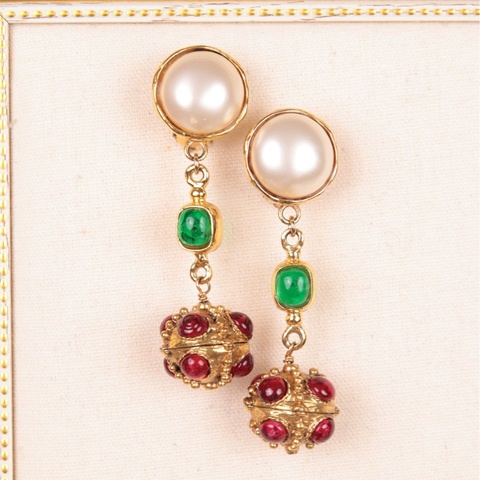 Chanel 红绿琉璃吊坠珍珠耳夹