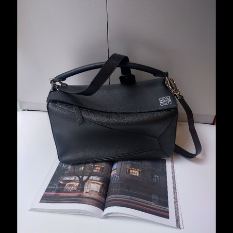 Loewe 黑皮大號兩用包 puzzle