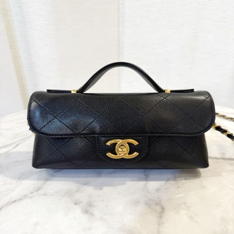 Chanel 黑牛皮大菱格紋金釦手提斜背包