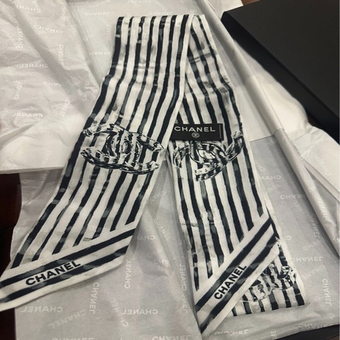 【全新有盒✨品味人士懂的都懂🤫】Chanel 26C 航海系列 黑白竪條紋 雙C山茶花logo twilly 小絲巾