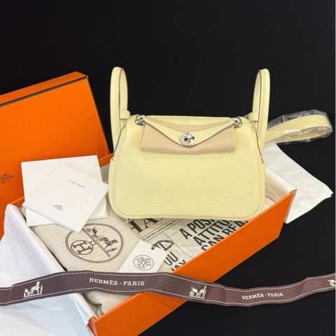 Hermes/愛馬仕 mini lindy 米爾頓黃 銀扣 K刻 附件：盒子 塵袋 毛氈