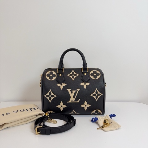 路易威登 Louis Vuitton Speedy Bandoulière 25黑色全皮款壓花speedy25 波士頓枕頭包手提包斜挎包 金扣