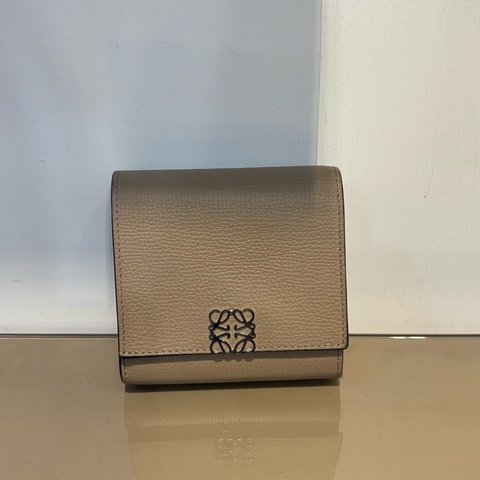 Loewe 灰褐色牛皮Anagram6卡短夾
