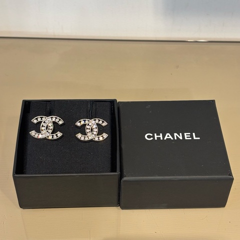 Chanel 雙C 水鑽耳針式耳環AB7014