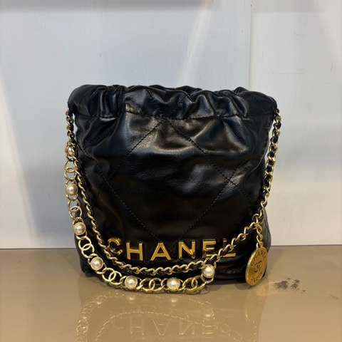 Chanel 黑牛皮Mini22珍珠鏈手提肩斜背包AS3980