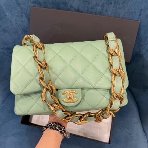 全新全配💚✨#香奈兒 #薄荷綠 #cf大方胖 #粗鏈條 #晶片款