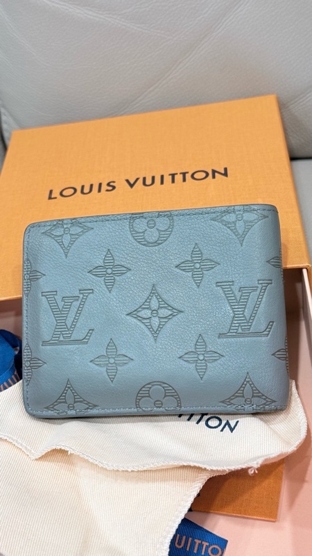 lv louis vuitton 男 灰 印花短夾 使用1年 型號M81383