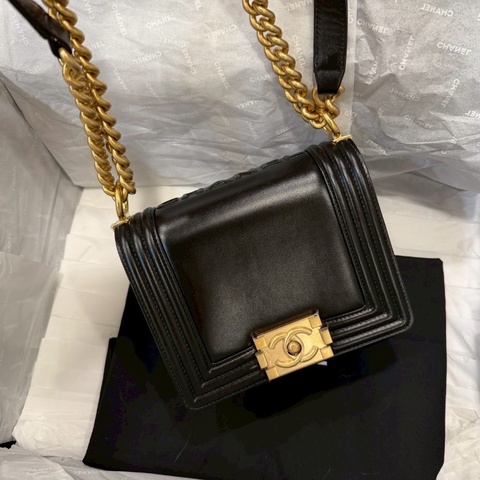 全新全配🖤✨#香奈兒 #黑金新款leboy #晶片款 #台灣購證 #專櫃原價21.4萬‼️