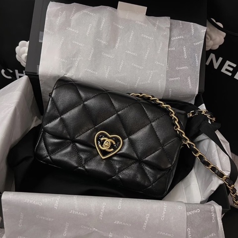 全新全配🖤✨#香奈兒 #黑金愛心 #cf20 mini #晶片款