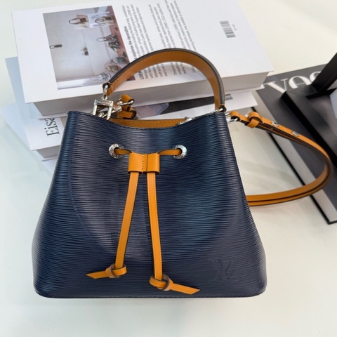 Louis Vuitton 路易威登Neoneo bb 純芯片 藍色水波紋牛皮水桶包 尺寸20