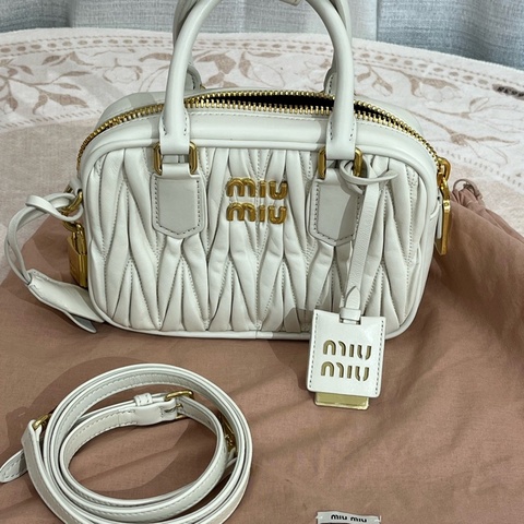 Miu Miu 繆繆 褶皺保齡球小號 白色