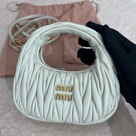 MiuMiu繆繆迷你褶皺hobo包