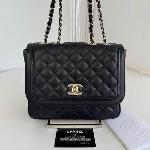 Chanel 羊皮大方胖 Lovely Day Flap Bag 附購證、保卡