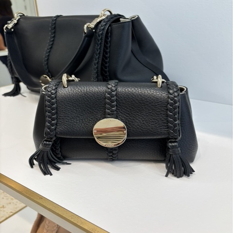 CHLOÉ  chloe Penelope 全新小羊皮迷你流蘇翻蓋包(黑色)