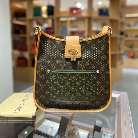 路易威登Louis Vuitton 伊芙琳斜挎包