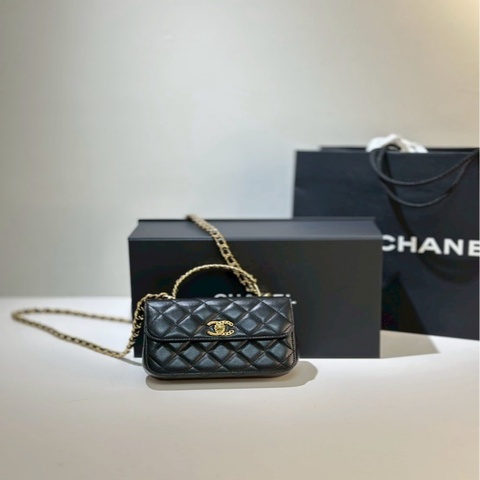 CHANEL｜手柄旋轉鴛鴦扣方胖