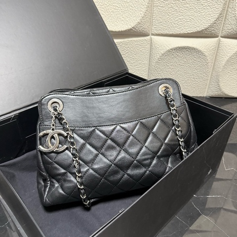 香奈兒CHANEL黑銀梯形菱格中古手提單肩包